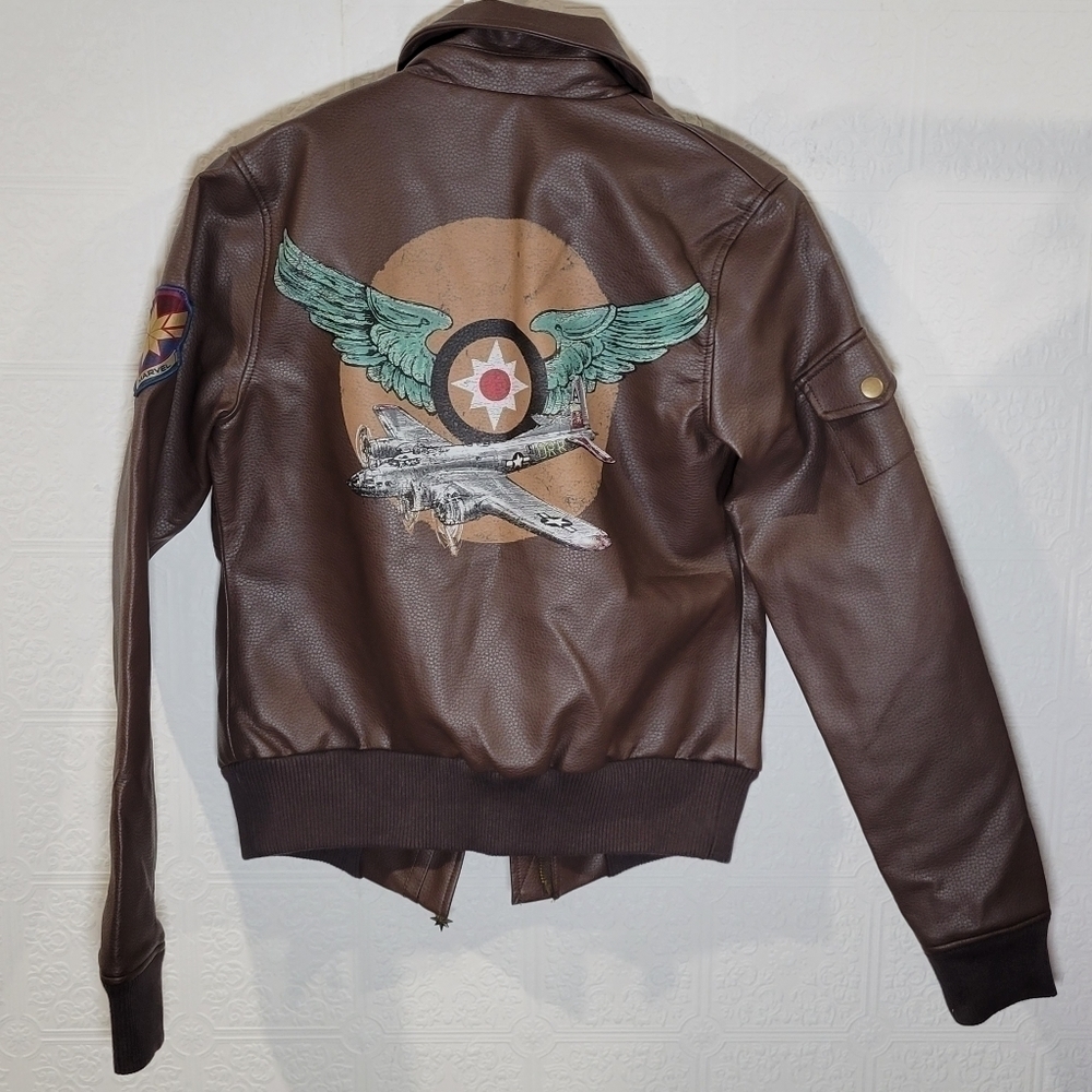 Captain Marvel jacket - Picture 3 of 7